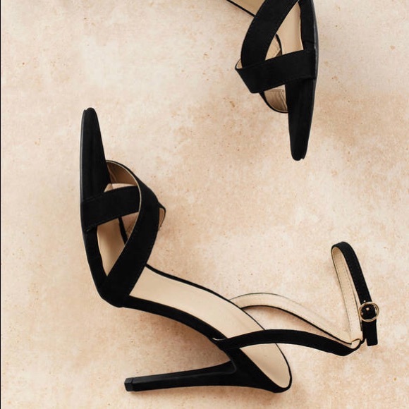 NEW POINTED TOE BLACK HEEL - Picture 5 of 8
